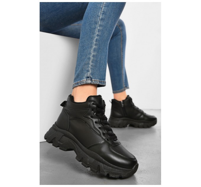 Кросівки жіночі зимові чорного кольору на шнурівці 193866L