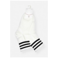 Шкарпетки жіночі демісезонні білого кольору 200771L