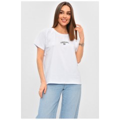Футболка жіноча однотонна білого кольору з написом 202313L
