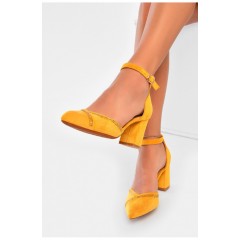 Босоніжки жіночі жовтого кольору 204343L