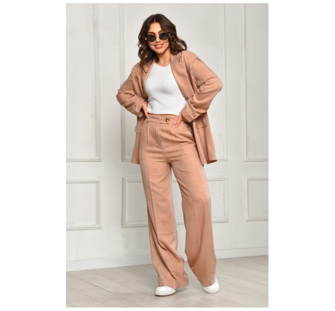 Костюм жіночий однотонний бежевого кольору 204567L