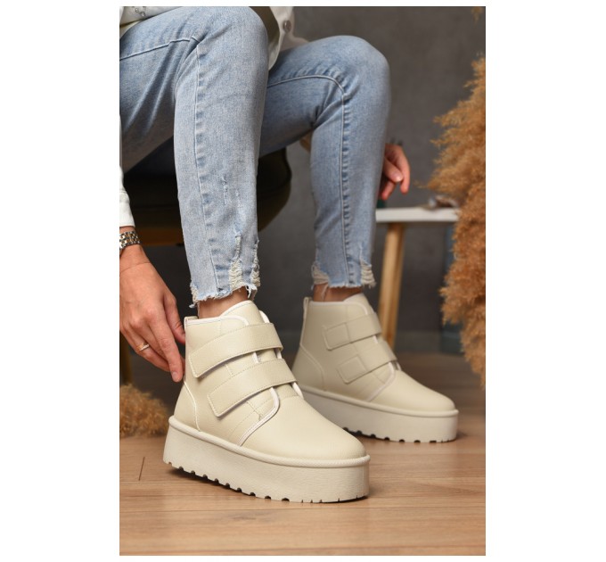 Уггі жіночі на хутрі молочного кольору 204924L