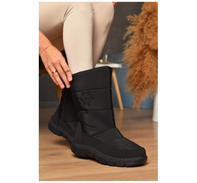 Дутики жіночі на хутрі чорного кольору 205603L