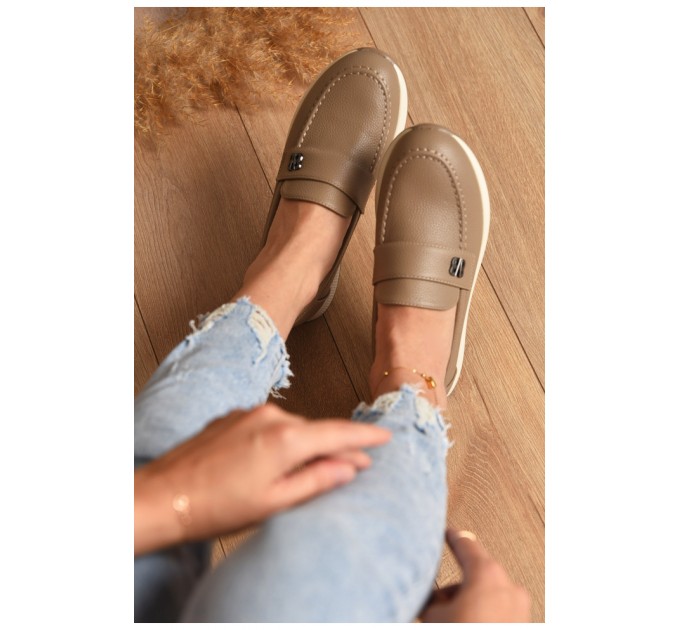 Лофери жіночі бежевого кольору 178068L