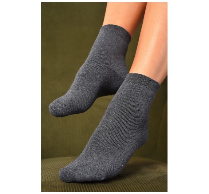 Носки женские махровые серого цвета 183960L