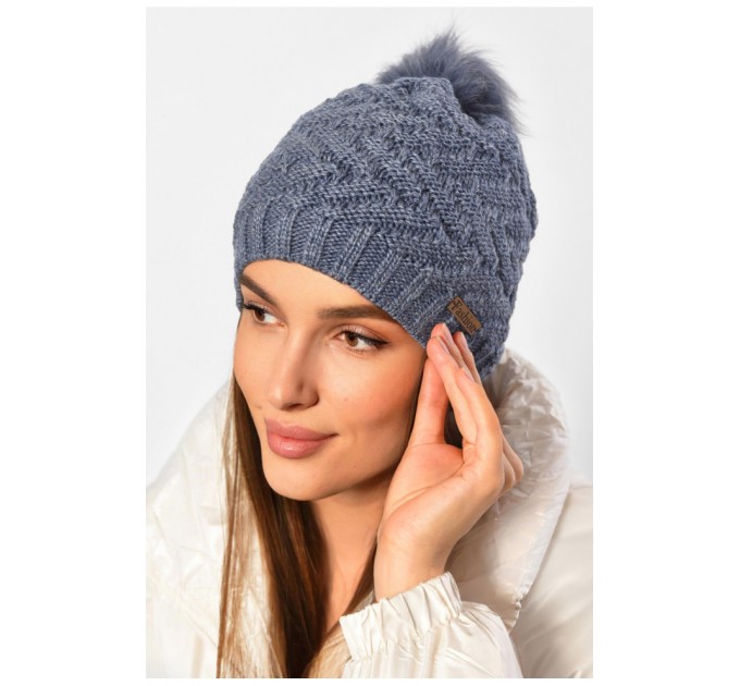 Женская шапка зимняя на флисе однотонная с бубоном голубого цвета 188213L