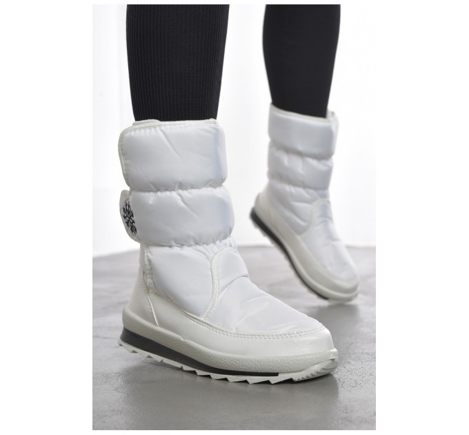 Дутики жіночі на хутрі білого кольору 193145L