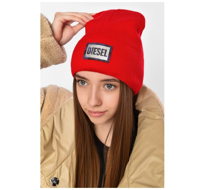 Зимняя шапка подростковая с нашивкой красного цвета 193234L