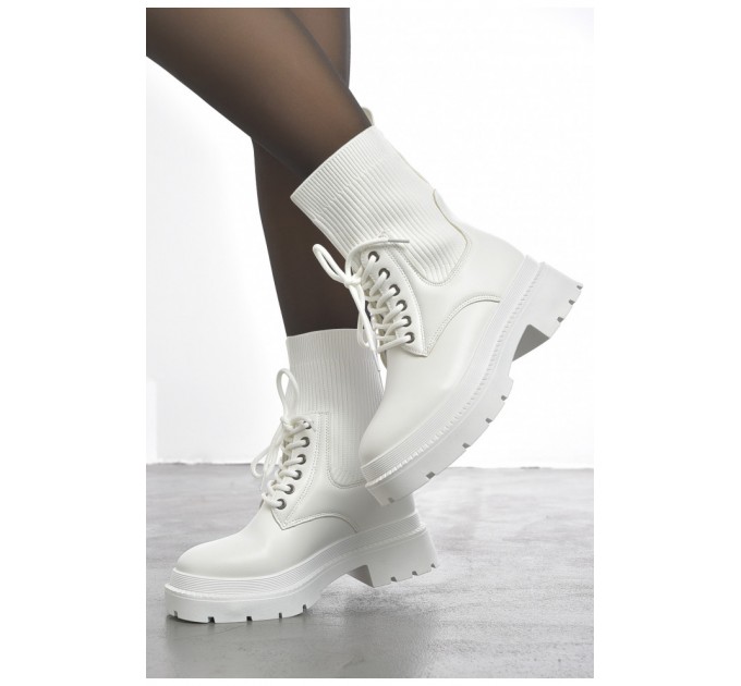 Ботинки женские демисезонные белого цвета 193357L