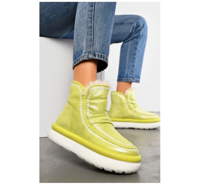 Уггі жіночі на хутрі салатового кольору 195170L