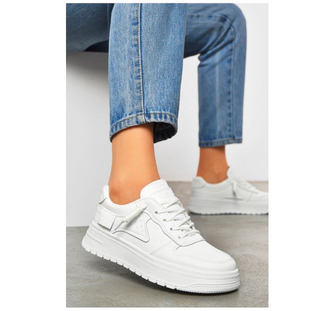 Кросівки жіночі білого кольору 200237L