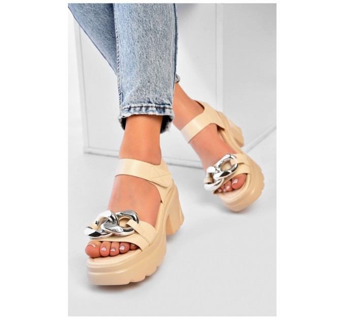 Босоніжки жіночі бежевого кольору 200999L