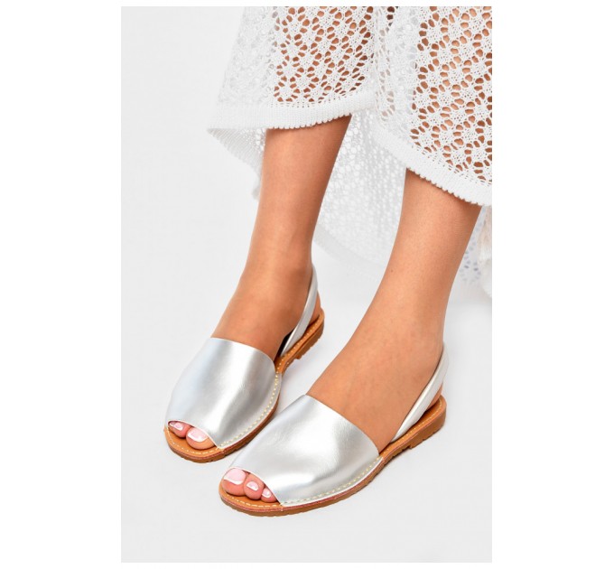 Босоніжки жіночі сріблястого кольору 202222L