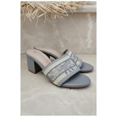 Шльопанці жіночі сірого кольору 204335L Шльопанці жіночі сірого кольору 204335L