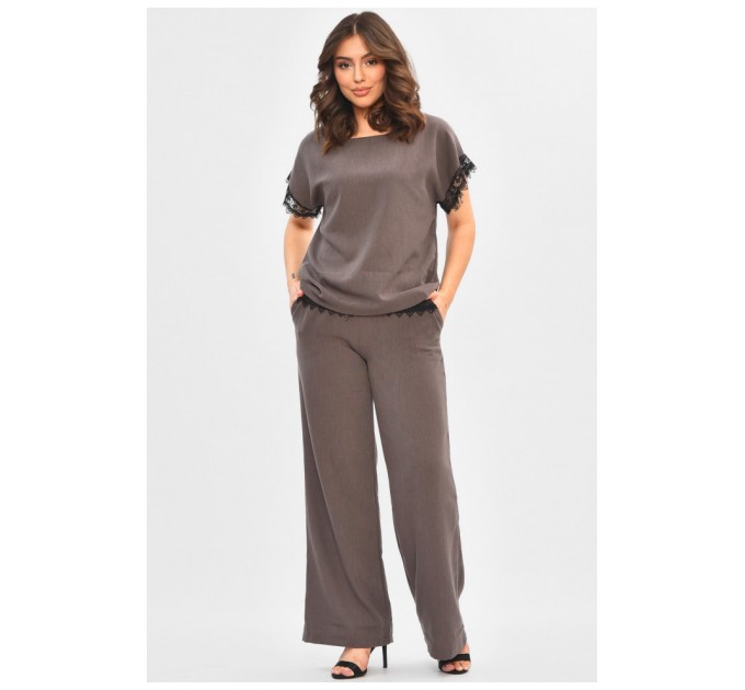 Костюм жіночий однотонний напівбатальний кольору мокко 204933L