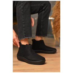 Бурки жіночі на хутрі чорного кольору 205422L