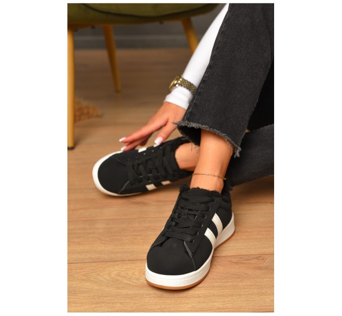 Кросівки жіночі чорного кольору на хутрі 205826L