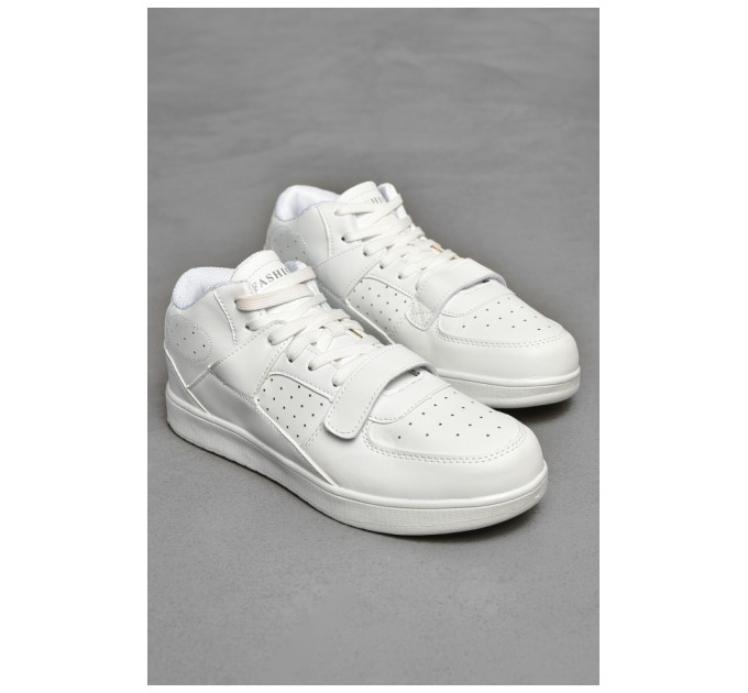 Кросівки чоловічі білого кольору 205890L