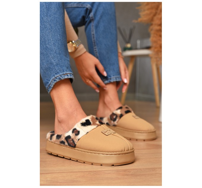 Домашні капці жіночі на хутрі світло-бежевого кольору 206340L