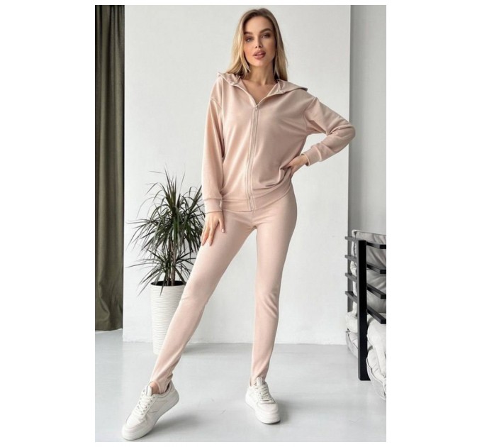 Костююм жіночий бежевого кольору 172689L
