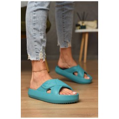 Шльопанці піна жіночі зеленого кольору 174740L