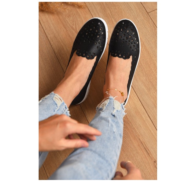 Мокасини жіночі чорного кольору 177140L