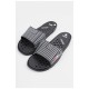 Шльопанці чоловічі чорно-білого кольору з геометричним візерунком 179504L
