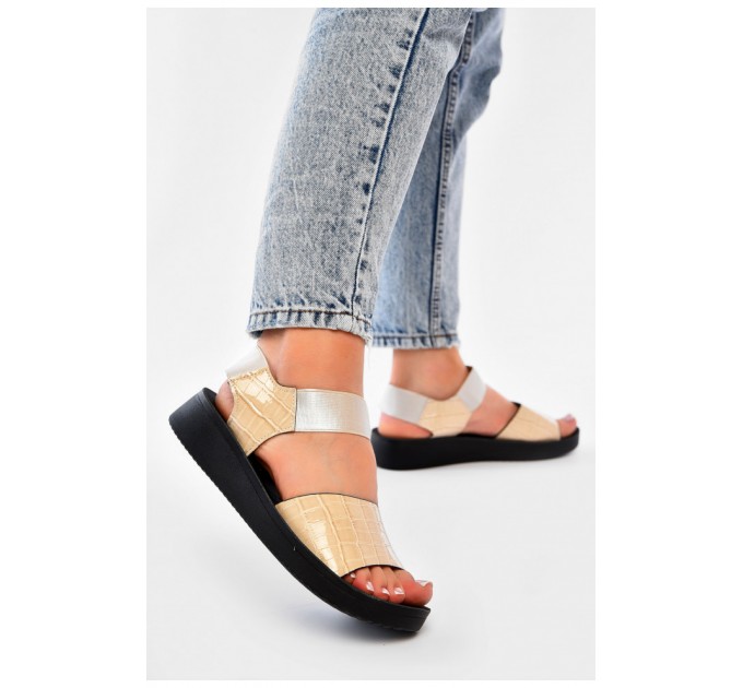 Босоніжки жіночі бежевого кольору 186608L