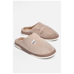 Тапочки комнатные мужские коричневого цвета на меху 189321L