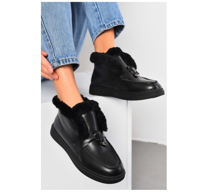Туфлі-лофери жіночі на хутрі чорного кольору 194040L