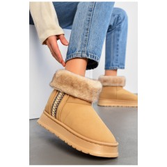 Угги женские на меху бежевого цвета 194715L
