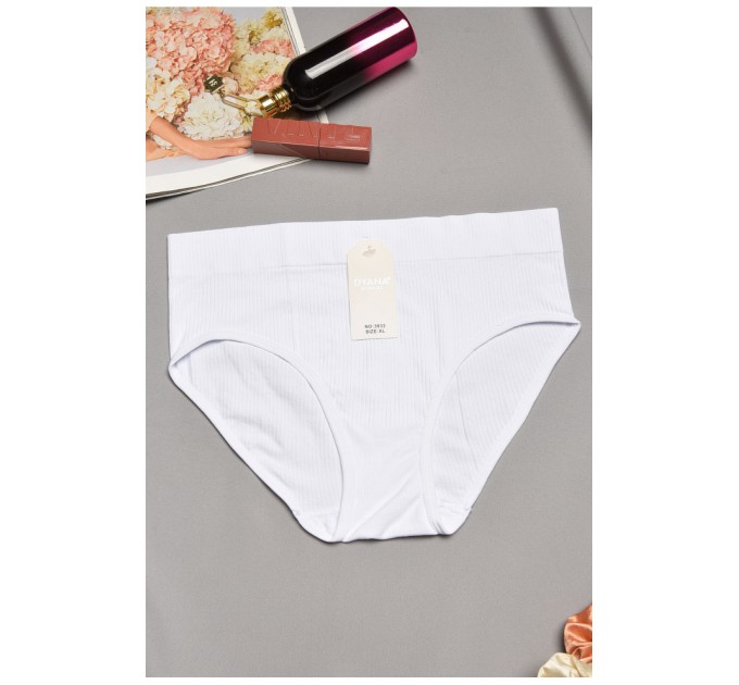 Трусы женские полубатальные белого цвета 195629L.