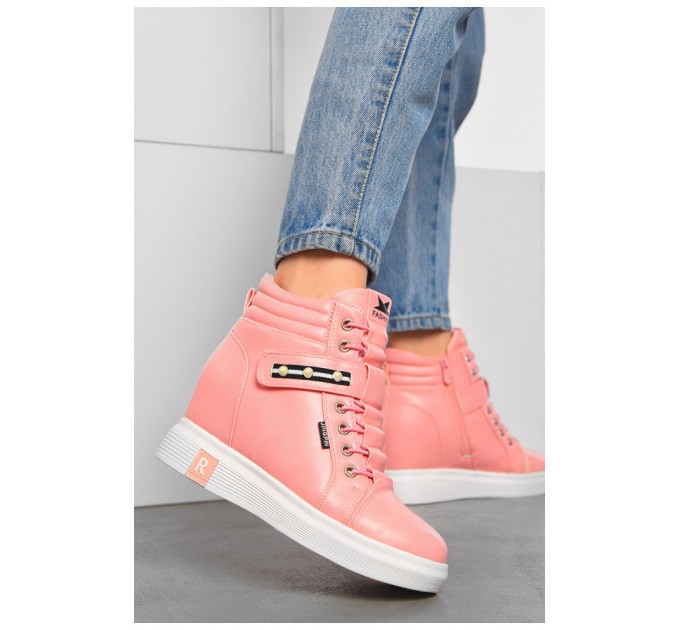 Черевики жіночі зимові на хурті рожевого кольору 195686L