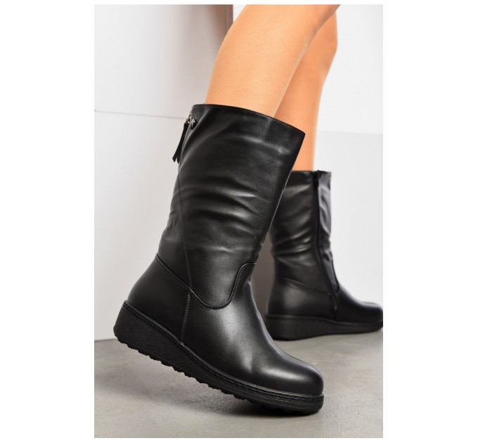 Чоботи жіночі зимові на блискавці чорного кольору 195867L
