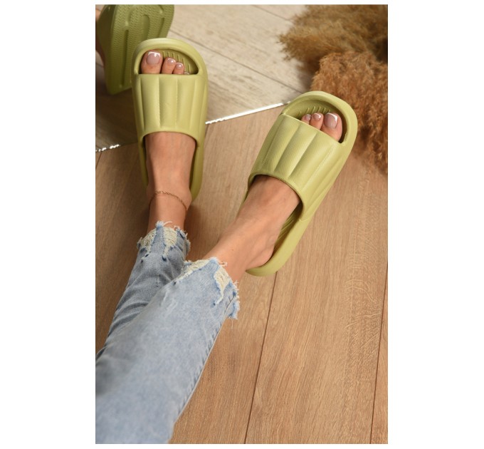 Шльопанці піна жіночі оливкового кольору 196649L