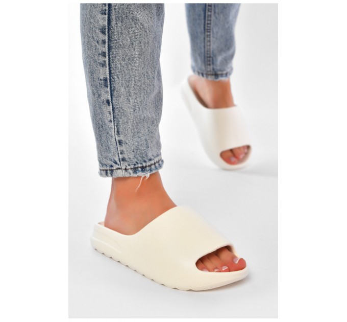 Шлепанцы пена женские белого цвета 203942L