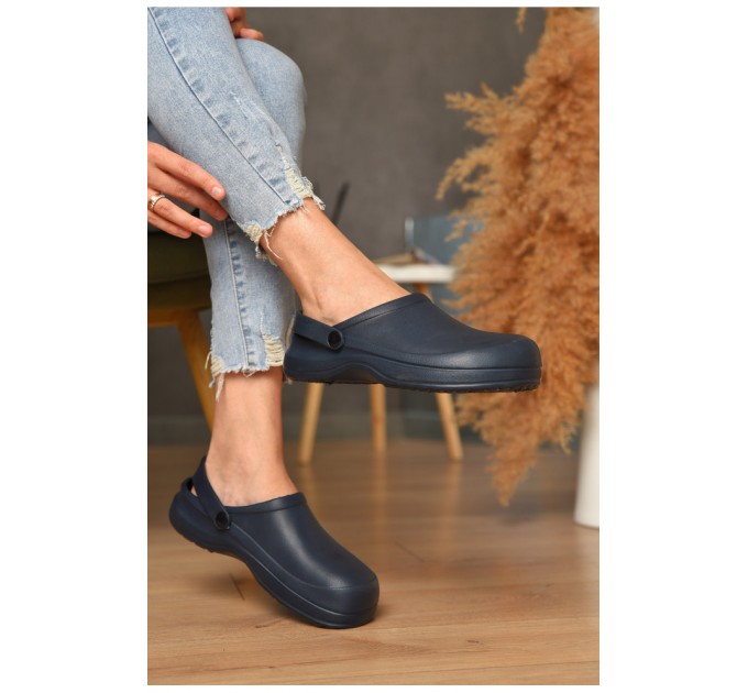 Крокси жіночі темно-синього кольору 204866L