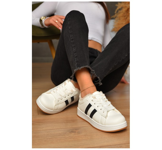 Кросівки жіночі білого кольору на хутрі 205828L