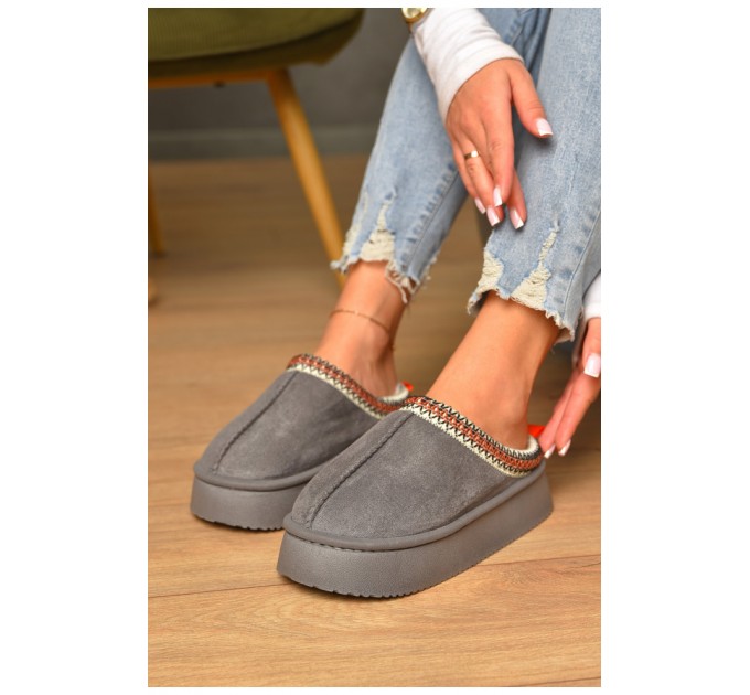 Домашні капці жіночі на хутрі сірого кольору 206357L