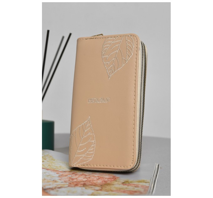 Кошелек женский из экокожи бежевого цвета 172985L