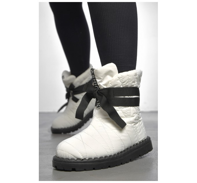 Дутики женские на меху белого цвета 187172L