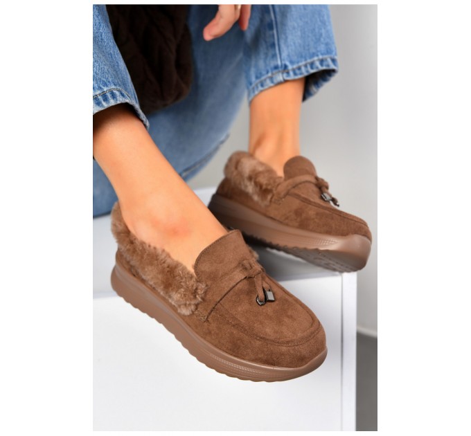 Туфли-лоферы женские на меху коричневого цвета 194038L