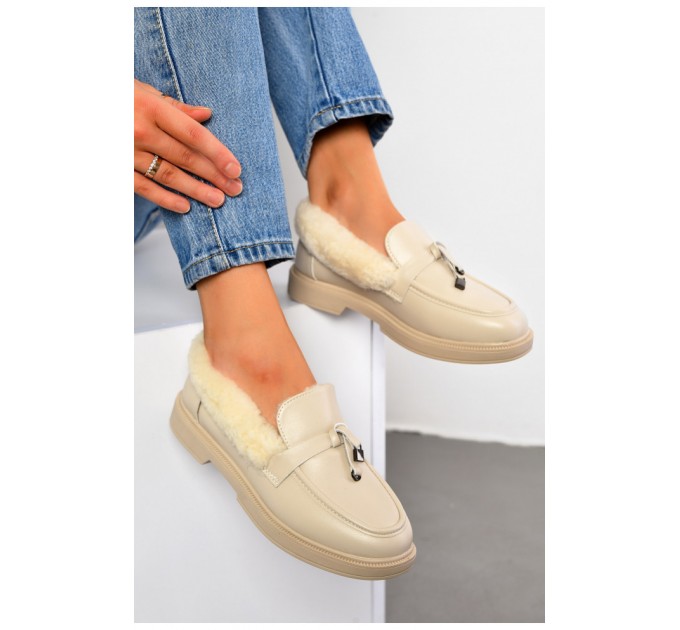 Туфлі-лофери жіночі на хутрі бежевого кольору 194046L
