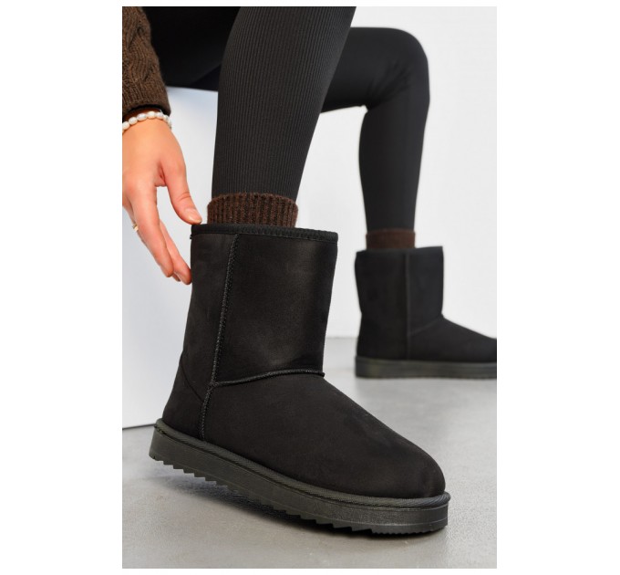 Угги женские на меху черного цвета 194462L