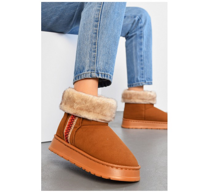 Уггі жіночі на хутрі коричневого кольору 194714L