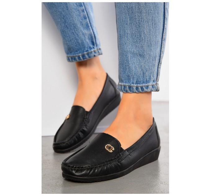 Туфлі-лофери жіночі чорного кольору 194847L