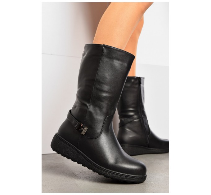 Чоботи жіночі зимові на блискавці чорного кольору 195823L
