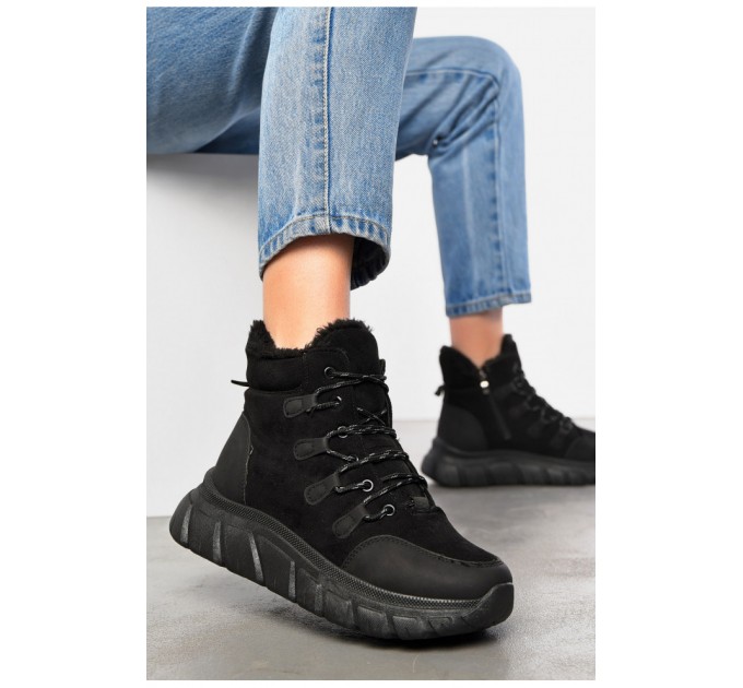 Черевики жіночі зимові чорного кольору 197567L