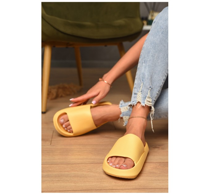 Шлепанцы пена женские желтого цвета 202703L