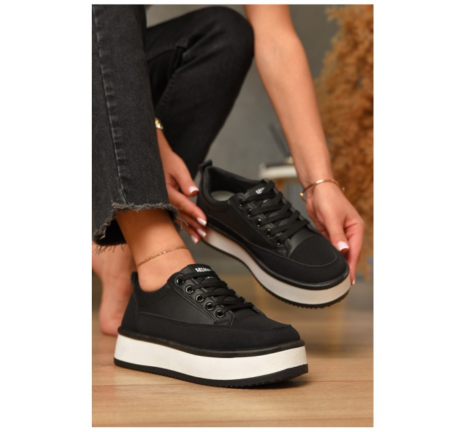 Кросівки жіночі чорного кольору на шнурівці 206071L